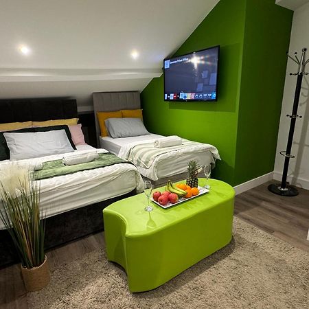Southgate Luxury Apartments Elland Kültér fotó