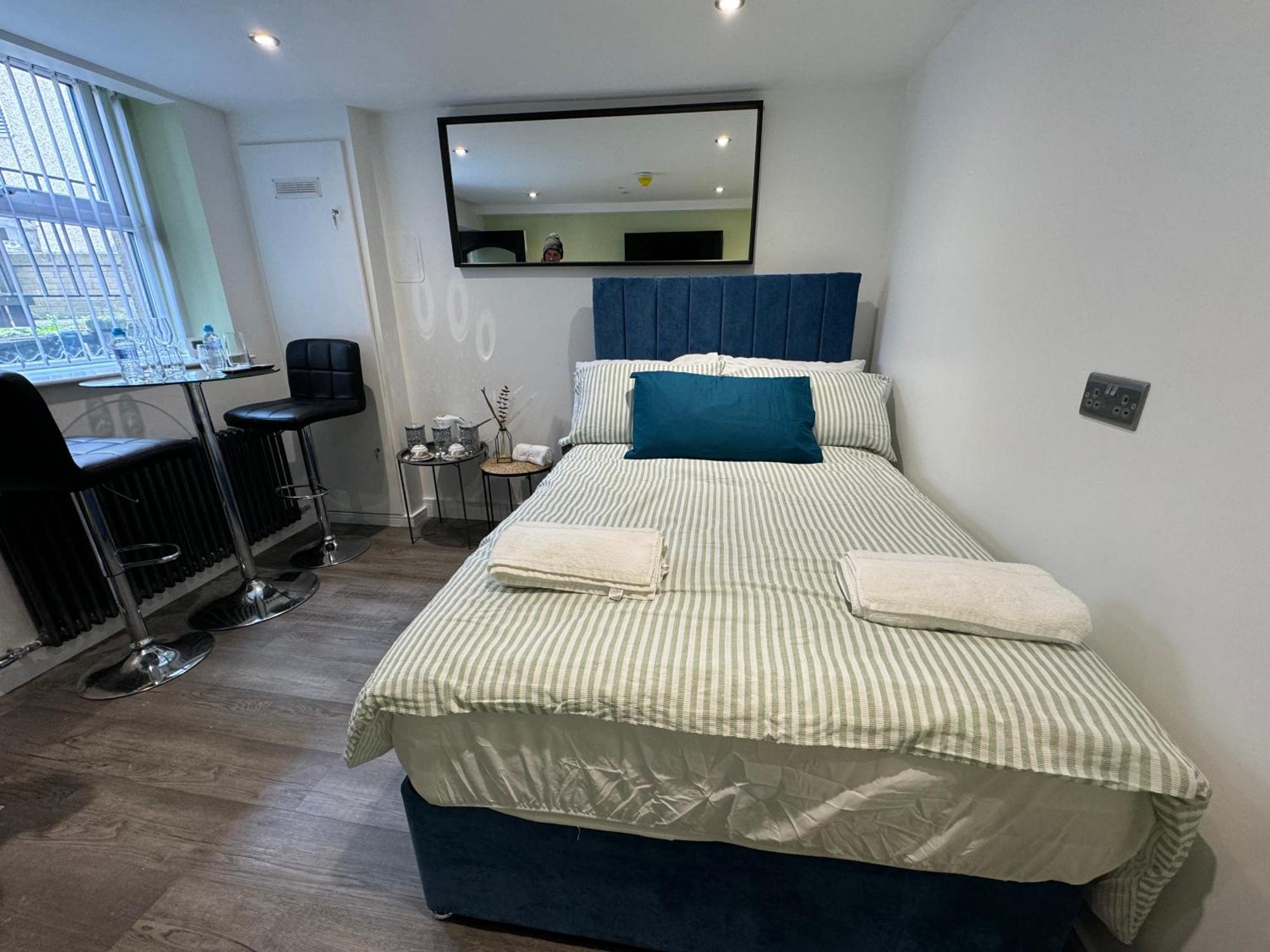 Southgate Luxury Apartments Elland Kültér fotó