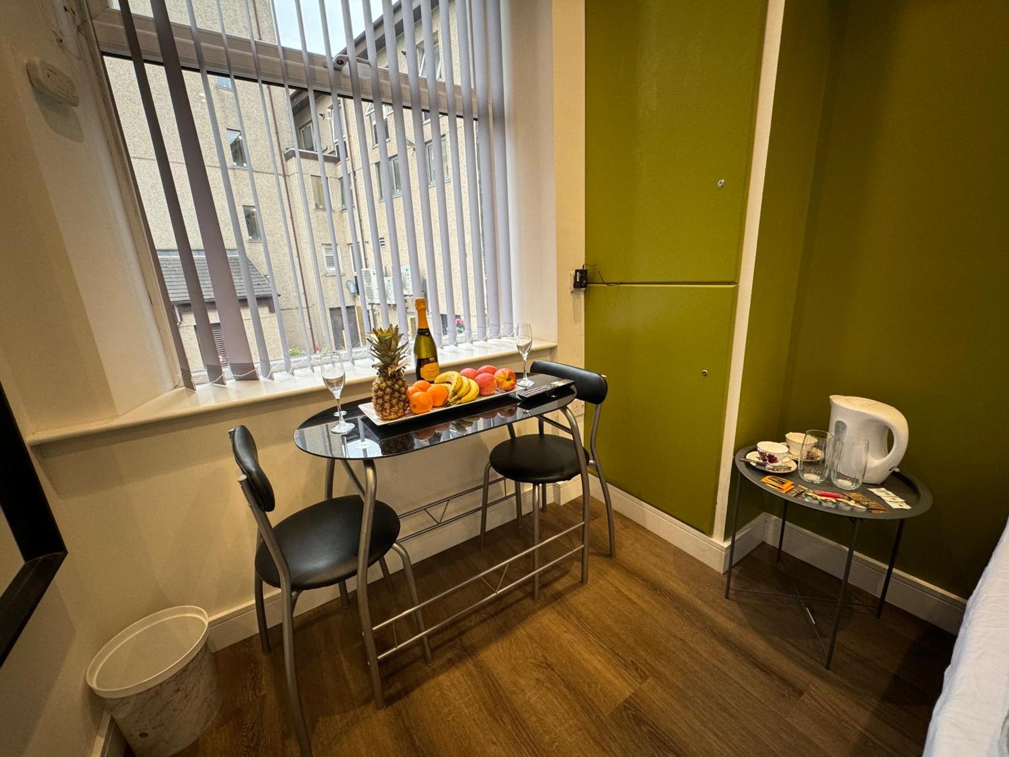 Southgate Luxury Apartments Elland Kültér fotó