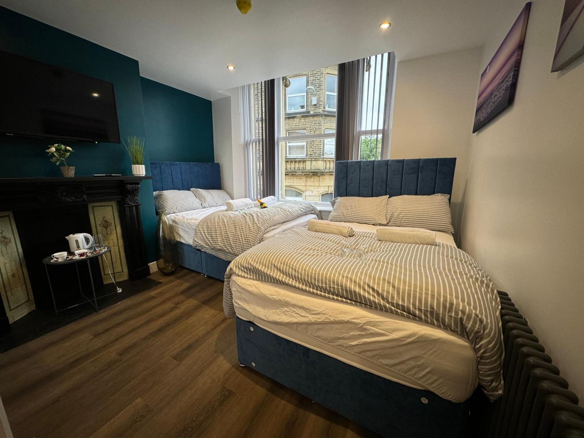 Southgate Luxury Apartments Elland Kültér fotó