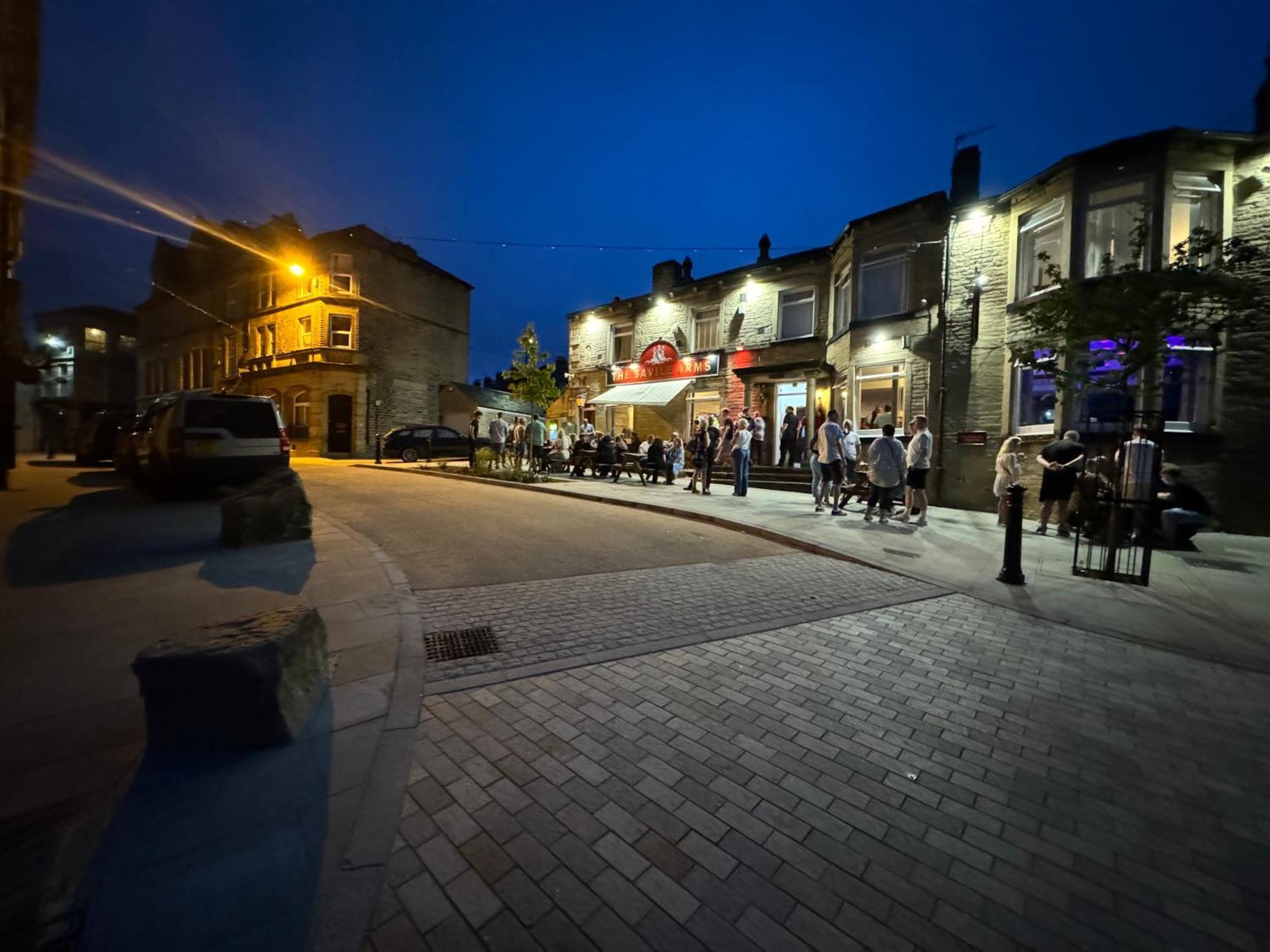 Southgate Luxury Apartments Elland Kültér fotó