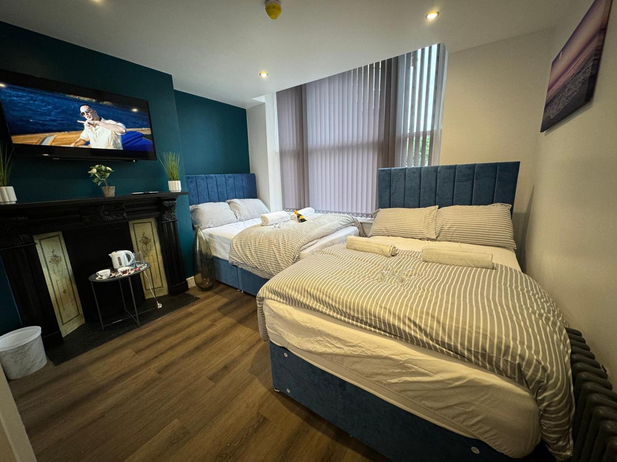 Southgate Luxury Apartments Elland Kültér fotó