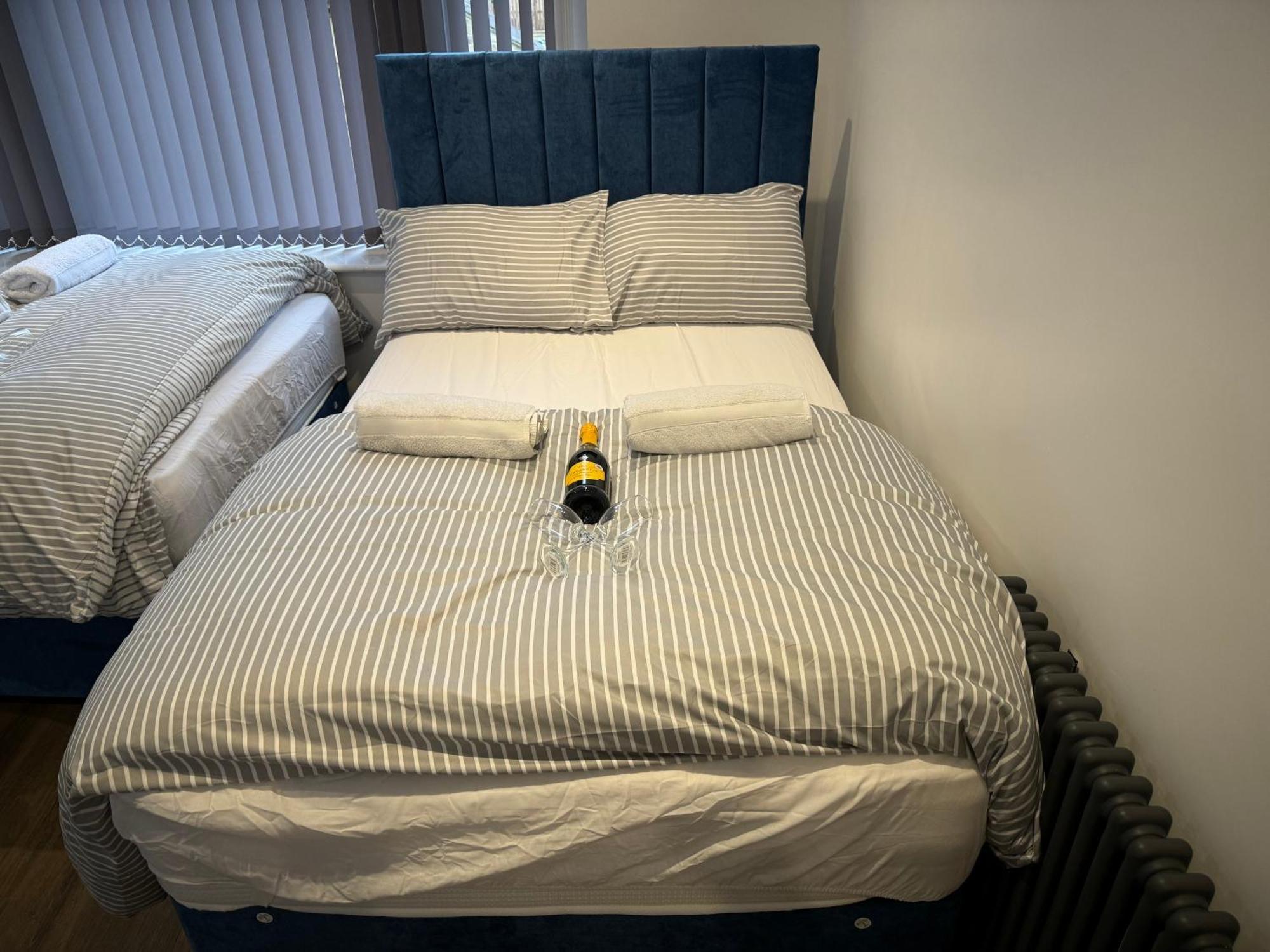 Southgate Luxury Apartments Elland Kültér fotó