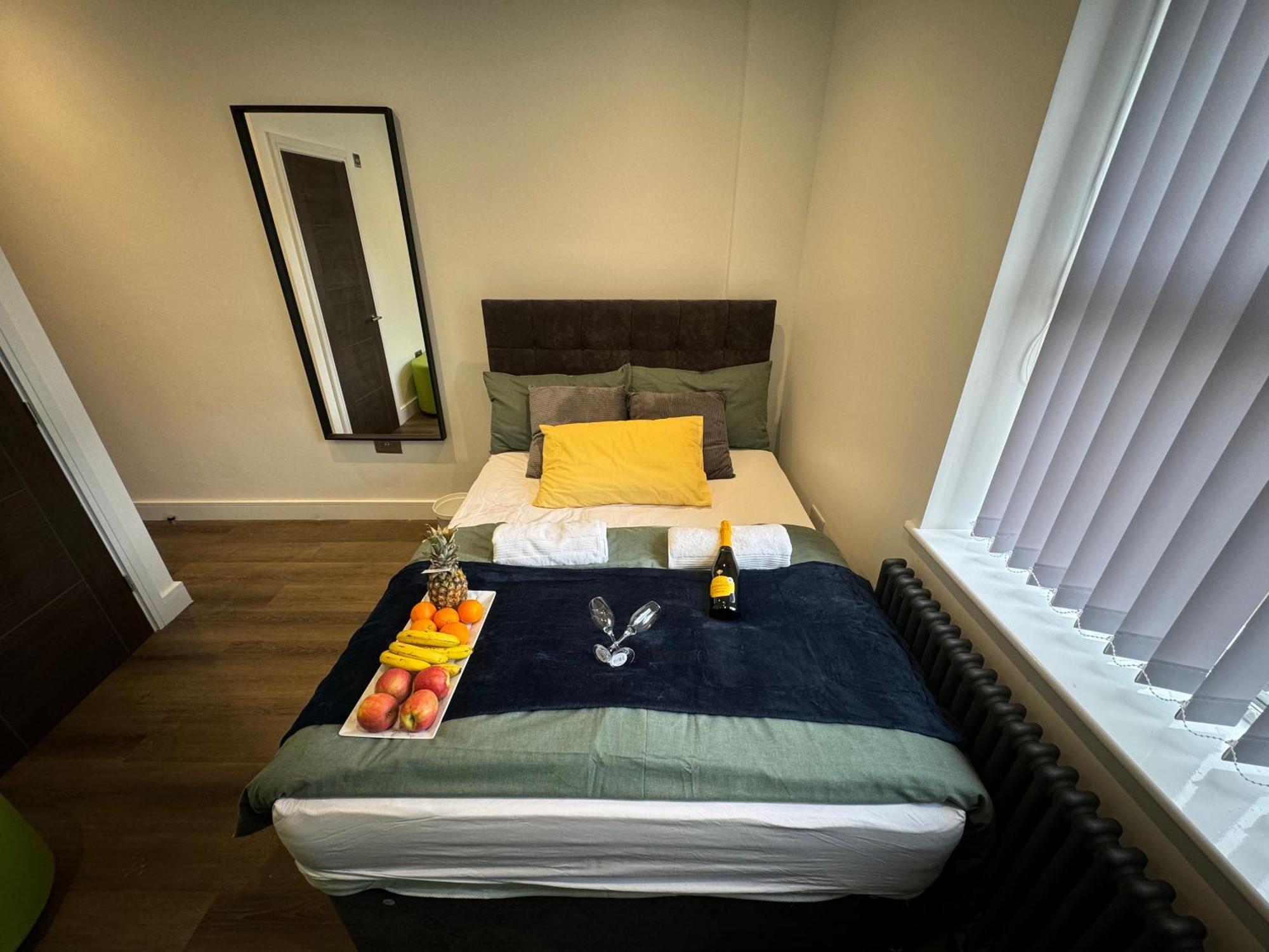 Southgate Luxury Apartments Elland Kültér fotó