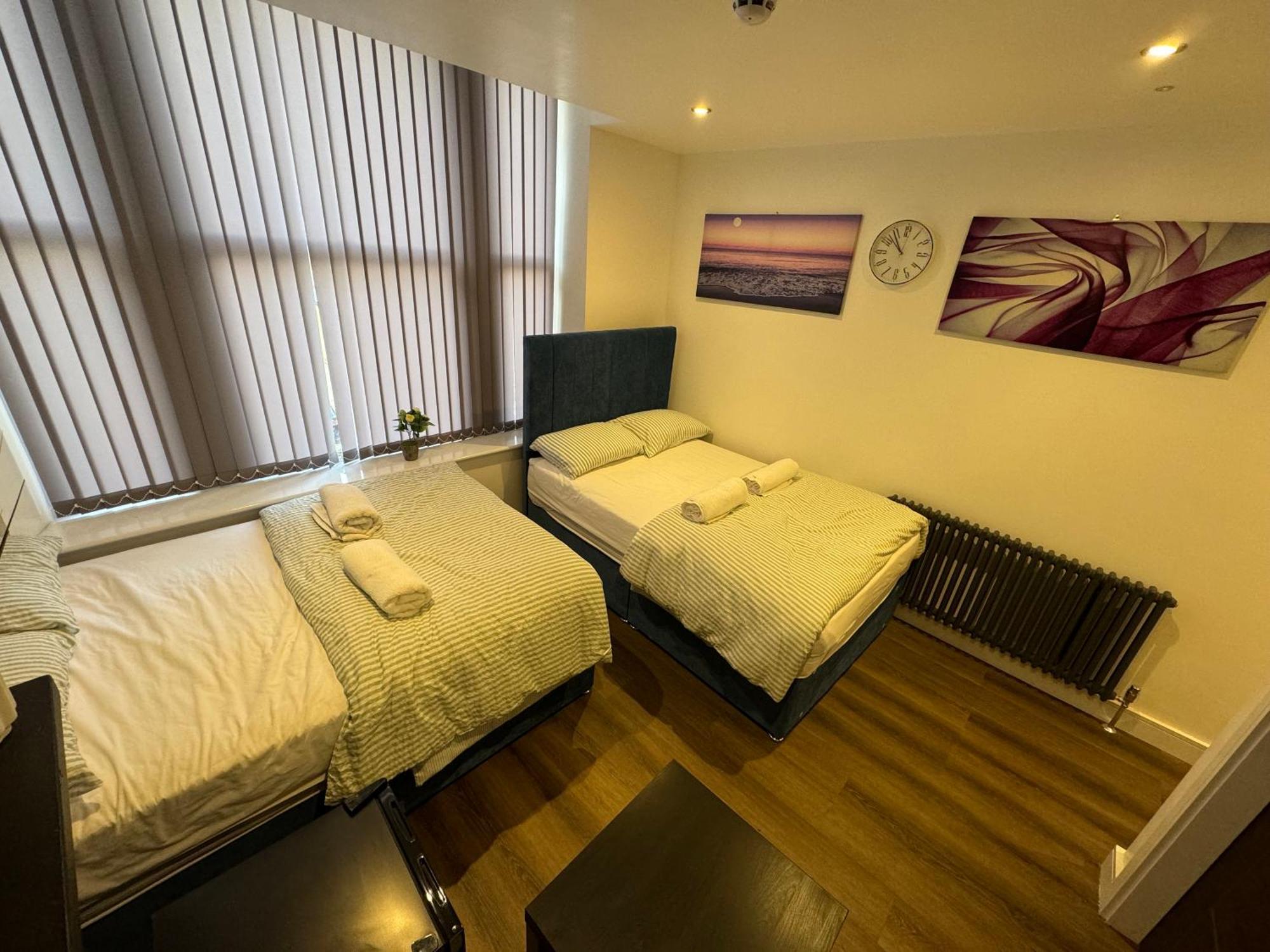 Southgate Luxury Apartments Elland Kültér fotó